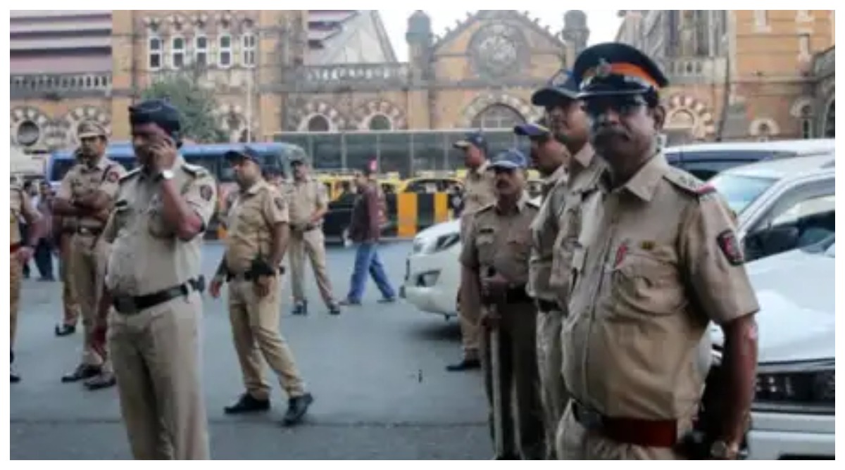 Photo of जोगेश्वरी इलाके में स्कूल को मिली बम से उड़ाने की धमकी, मुंबई पुलिस हाईअलर्ट पर