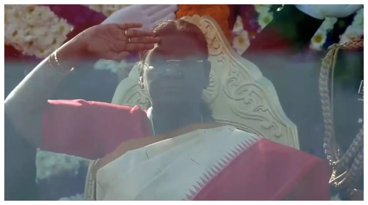 Photo of 76वें गणतंत्र दिवस के अवसर पर राष्ट्रपति द्रौपदी मुर्मु ने फहराया तिरंगा, 21 तोपों से दी गई सलामी