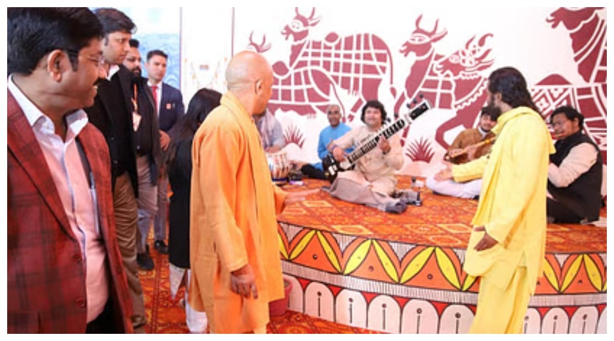 Photo of CM योगी ने महाकुंभ मेले में राज्य पर्यटन विभाग की प्रदर्शनी का निरीक्षण किया
