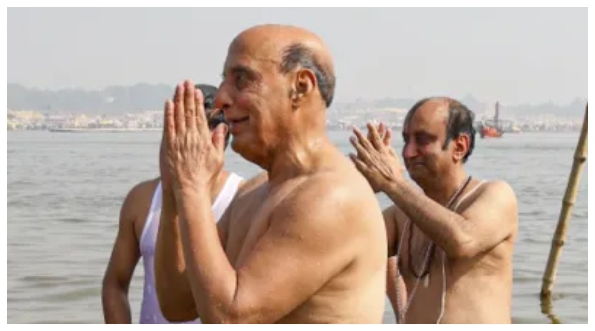 Photo of प्रयागराज में महाकुंभ पर राजनाथ सिंह ने संगम में लगाई डुबकी, मेला प्रबंधन को लेकर की सीएम योगी की तारीफ