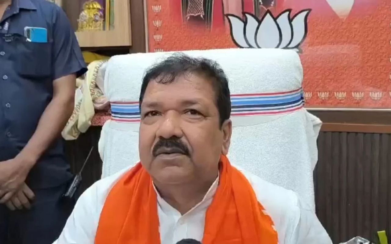 Photo of बीजेपी अध्यक्ष दिलीप जायसवाल ने इंडिया गठबंधन पर बोला हमला, कहा- राहुल गांधी खुद तो डूबेंगे ही…