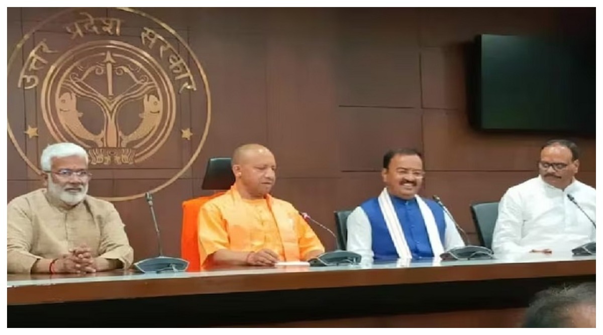 Photo of प्रयागराज में योगी कैबिनेट की हुई बैठक, कई प्रस्तावों को मंजूरी