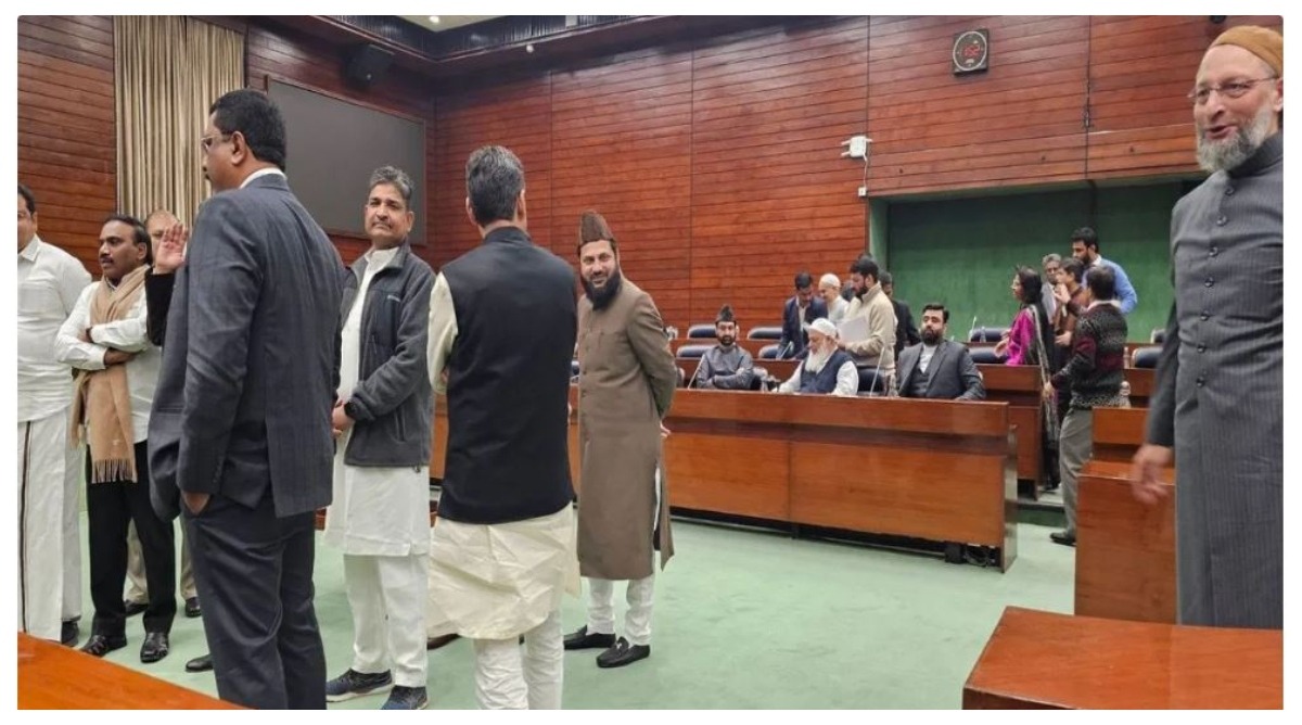 Photo of JPC की बैठक में हुआ जमकर हंगामा, 10 विपक्षी सांसदों को किया गया सस्पेंड