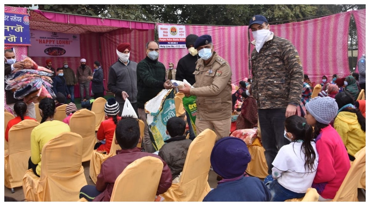 Photo of फिरोजपुर में आज पंजाब पुलिस की तरफ से धूमधाम से मनाया गया लोहड़ी का त्यौहार