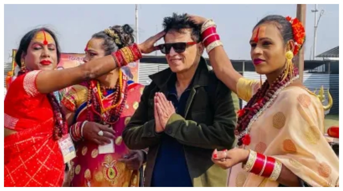 Photo of प्रयागराज में किन्नर अखाड़े का पहला महाकुंभ, आशीर्वाद के लिए लगी श्रद्धालुओं की कतार