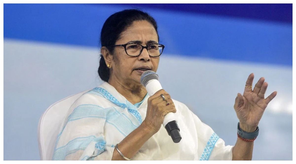 Photo of ‘सीमा बीएसएफ के हाथ में है…’ CM ममता बनर्जी ने केंद्र को घेरा
