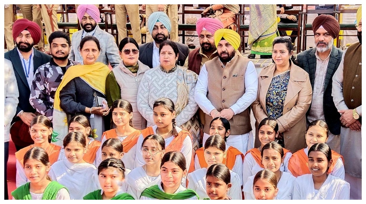 Photo of कैबिनेट मंत्री हरभजन सिंह ने फिरोजपुर में गणतंत्र दिवस पर फहराया राष्ट्रीय ध्वज