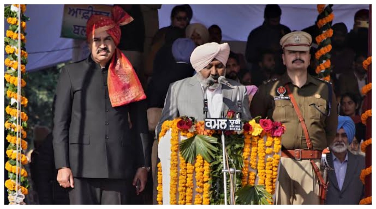 Photo of वित्त मंत्री हरपाल सिंह चीमा ने 76वें गणतंत्र दिवस मौके संगरूर में फहराया तिरंगा