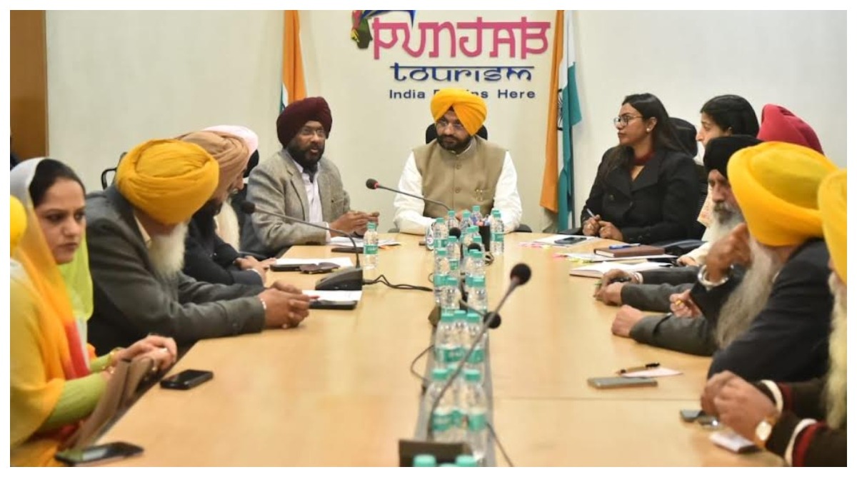 Photo of सौंद की अगुवाई में फतेहगढ़ साहिब स्थित जहाज़ हवेली के पुनरुद्धार और संरक्षण के लिए उच्च स्तरीय बैठक