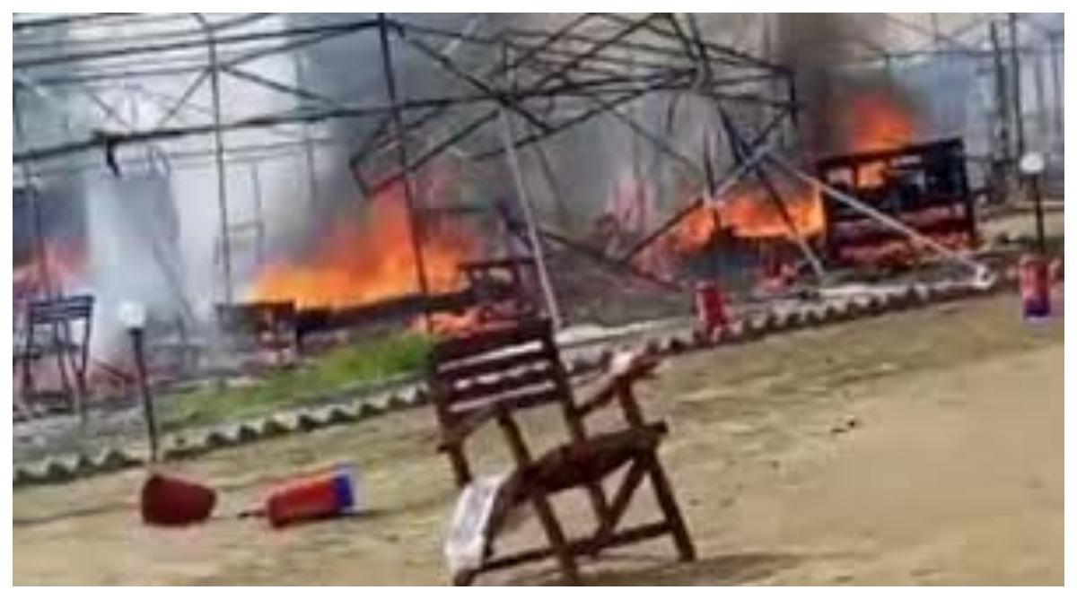 Photo of प्रयागराज महाकुंभ मेला क्षेत्र में फिर हुई आगजनी की घटना, समय रहते काबू पाया गया