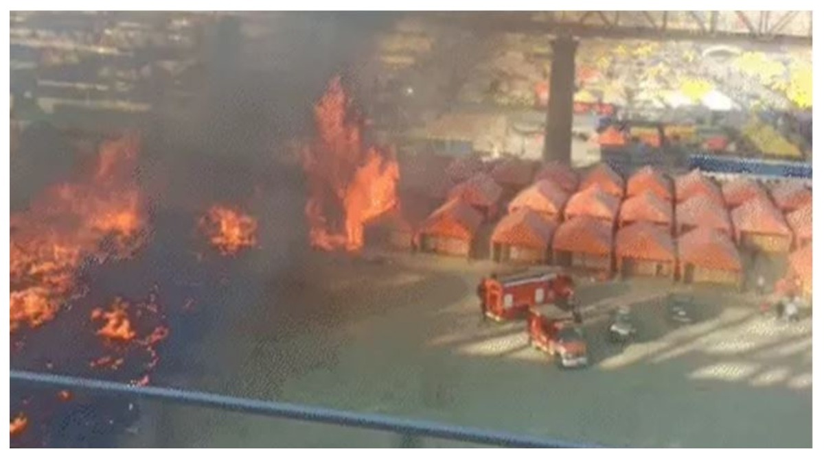 Photo of महाकुंभ मेले में लगी आग के घटना स्थल पर पहुंचे सीएम योगी