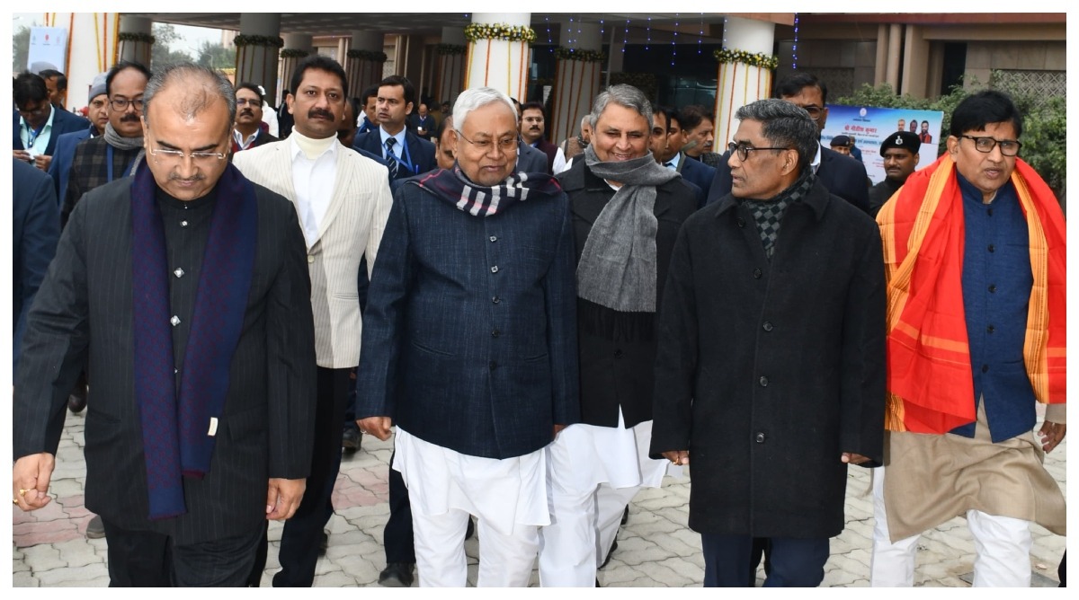 Photo of प्रगति यात्रा के दूसरे चरण में सीएम नीतीश पहुंचे सारण, लोगों की सुनी समस्याएं, दिया निराकरण का आश्वासन