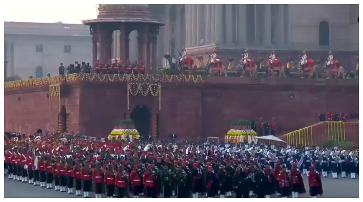 Photo of विजय चौक पर बीटिंग रिट्रीट, राष्ट्रपति द्रौपदी मुर्मू, PM मोदी समेत कई नेता समारोह में मौजूद