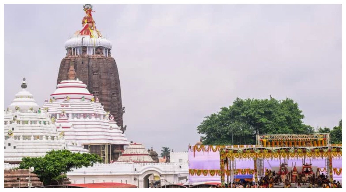 Photo of पुरी में जगन्नाथ मंदिर के ऊपर देखा गया संदिग्ध ड्रोन, सुरक्षा को लेकर उठे सवाल