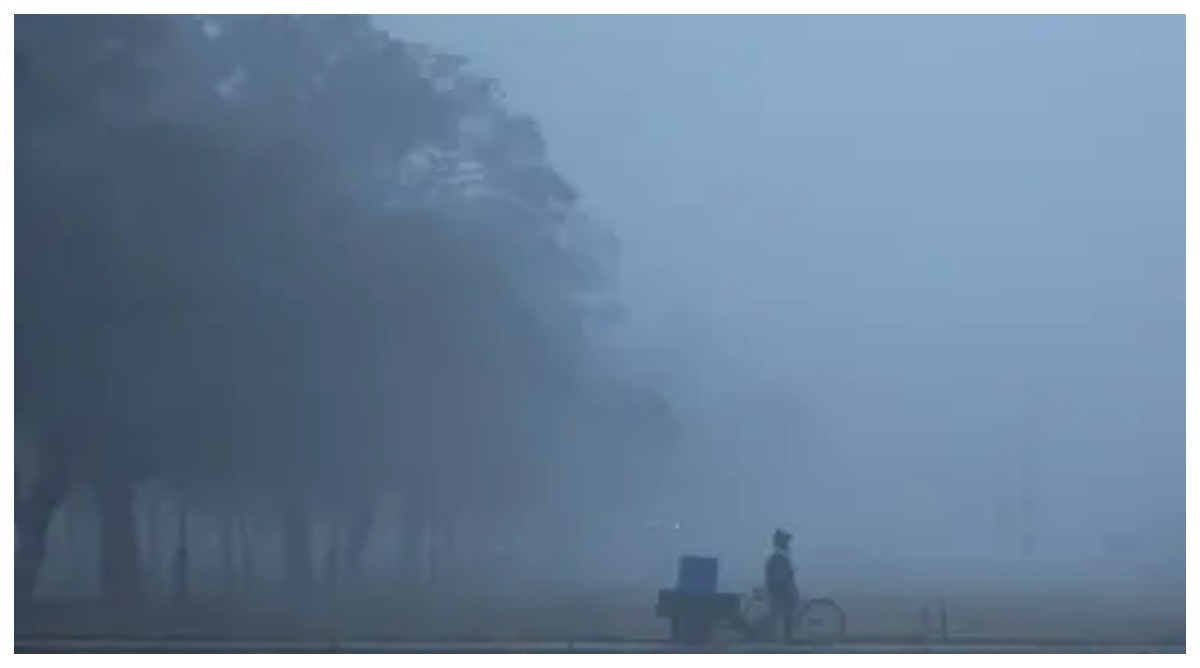 Photo of दिल्ली में बारिश से बढ़ी ठंड, यूपी में छाया रहेगा घना कोहरा, मौसम विभाग ने दी जानकारी