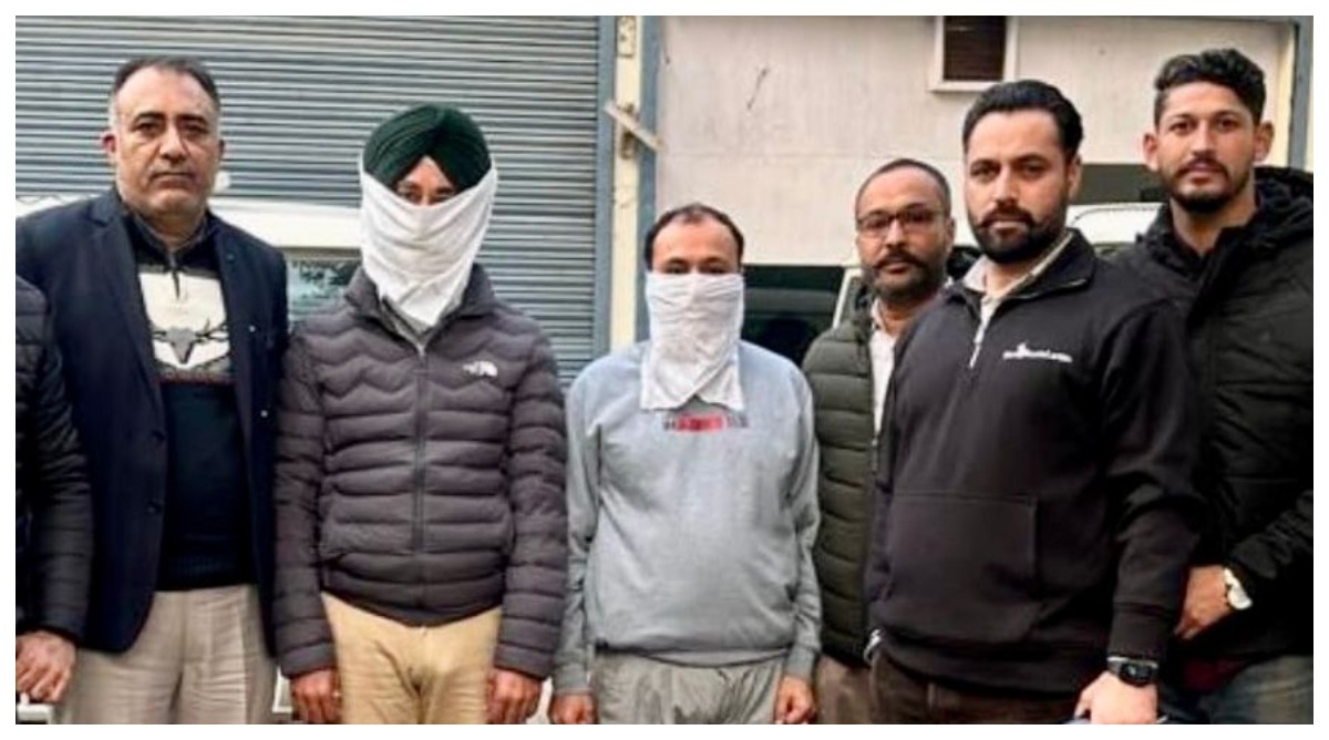 Photo of 50,000 रुपए रिश्वत लेने के आरोप में सहायक टाउन प्लानर और आर्किटेक्ट विजिलेंस ब्यूरो द्वारा गिरफ्तार