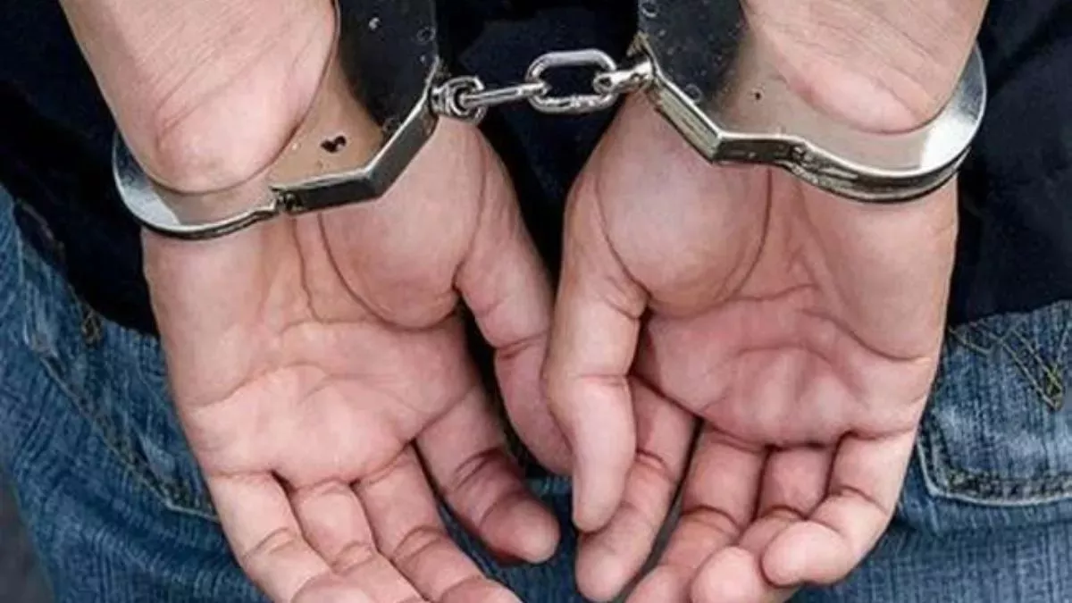 Photo of शराब के नशे में धुत्त होकर कॉलेज पहुंचे प्रिंसिपल साहब, पुलिस ने किया गिरफ्तार