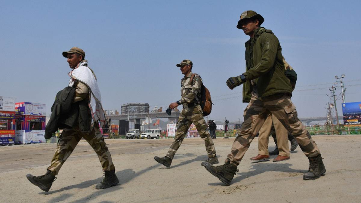 Photo of मेला क्षेत्र में पैरामिलिट्री फोर्स तैनात, आने-जाने के लिए एकल मार्ग की गई व्यवस्था