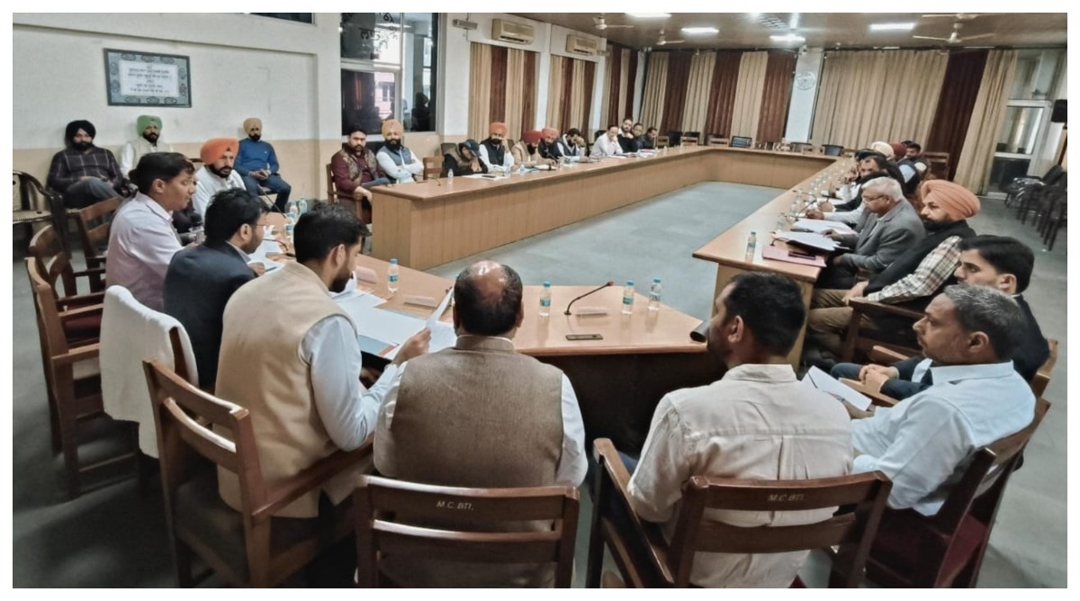 Photo of प्रदेश सरकार आम जनता को सुव्यवस्थित प्रशासन देने के लिए प्रतिबद्ध और प्रयासरत : कैबिनेट मंत्री डॉ. रवजोत सिंह