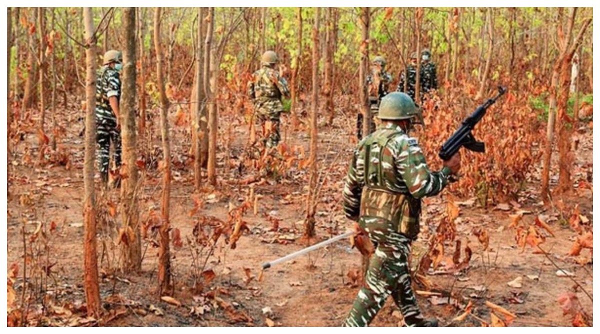 Photo of बीजापुर – दंतावाड़ा बॉर्डर पर IED ब्लास्ट, तीन जवान घायल