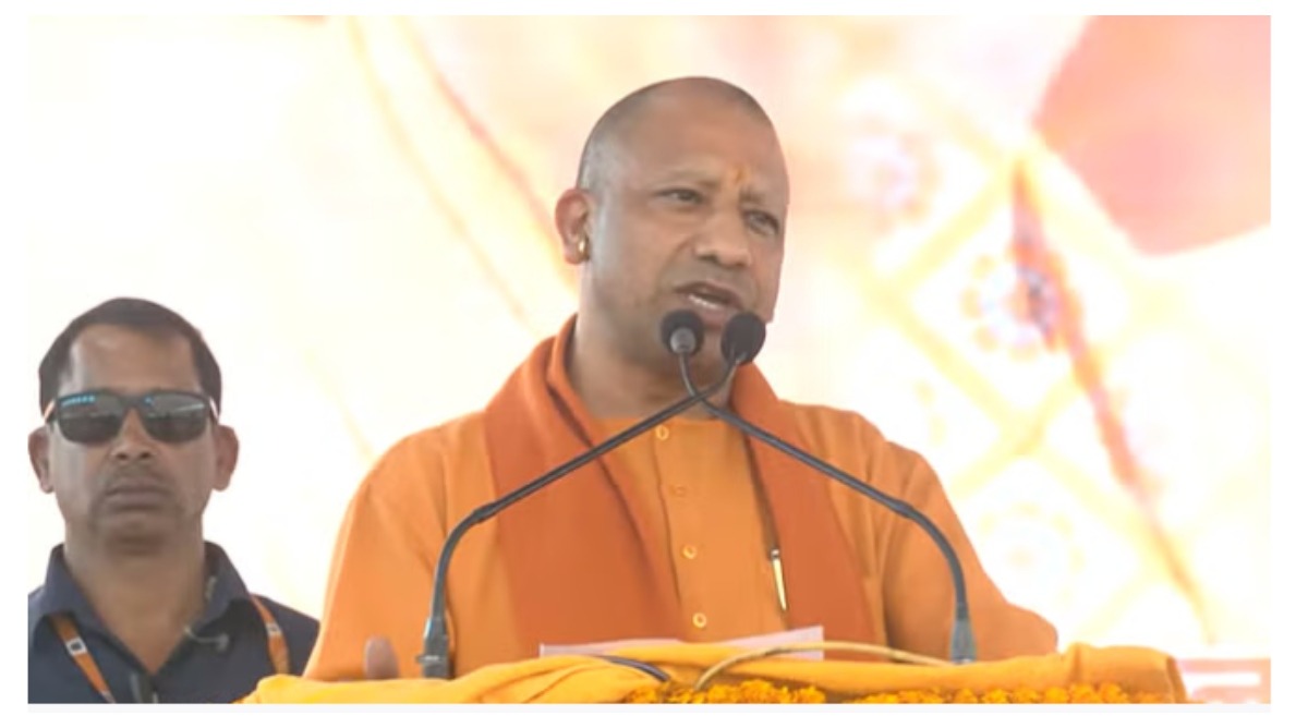Photo of ‘नौटंकी कर रहे हैं’, सांसद अवधेश प्रसाद के रोने पर बोले CM योगी