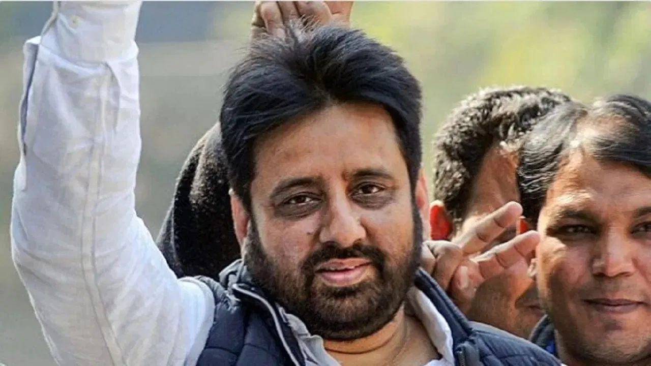 Photo of AAP विधायक अमानतुल्लाह खान की गिरफ्तारी पर रोक, जांच में शामिल होने का मिला आदेश