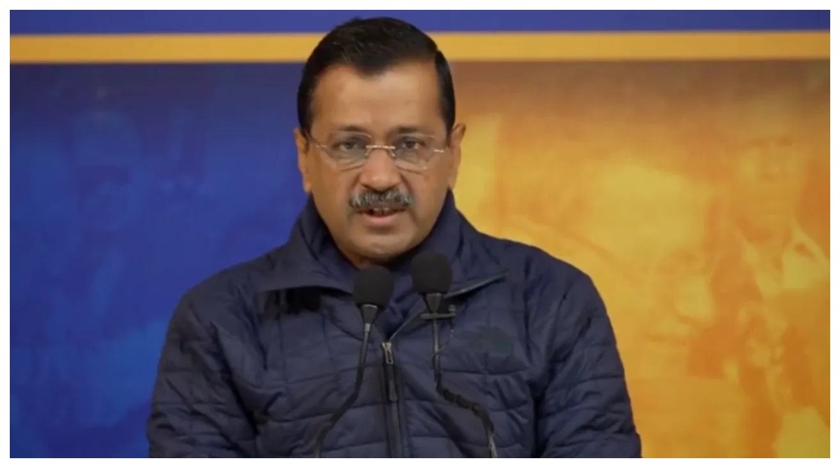 Photo of ‘प्रचार सामग्री छीन रहे हैं, गाड़ियों पर हमला कर रहे हैं’, BJP पर केजरीवाल का हमला