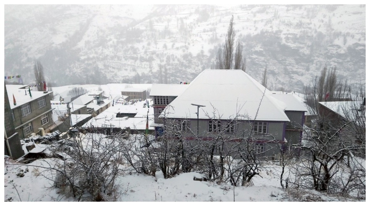 Photo of हिमाचल के ऊंचे इलाकों में बर्फबारी, मौसम विभाग ने आंधी-तूफान का येलो अलर्ट किया जारी