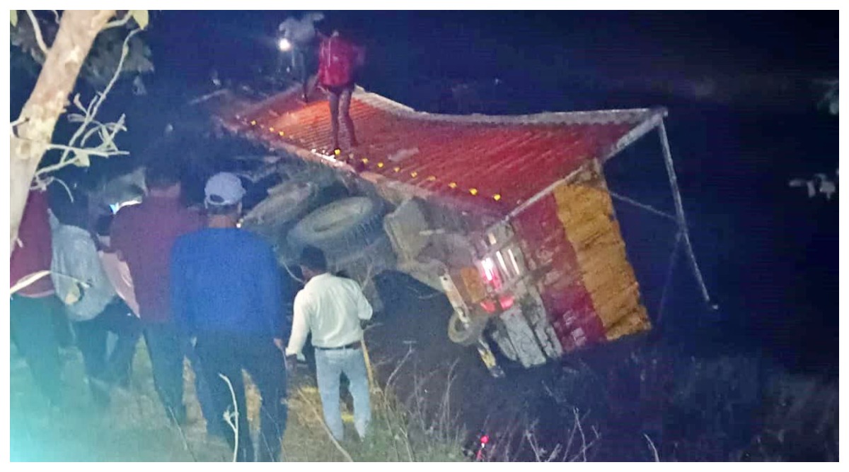 Photo of पटना में भीषण सड़क हादसा, ट्रक ने ऑटो में मारी टक्कर, सात की मौत, कई घायल
