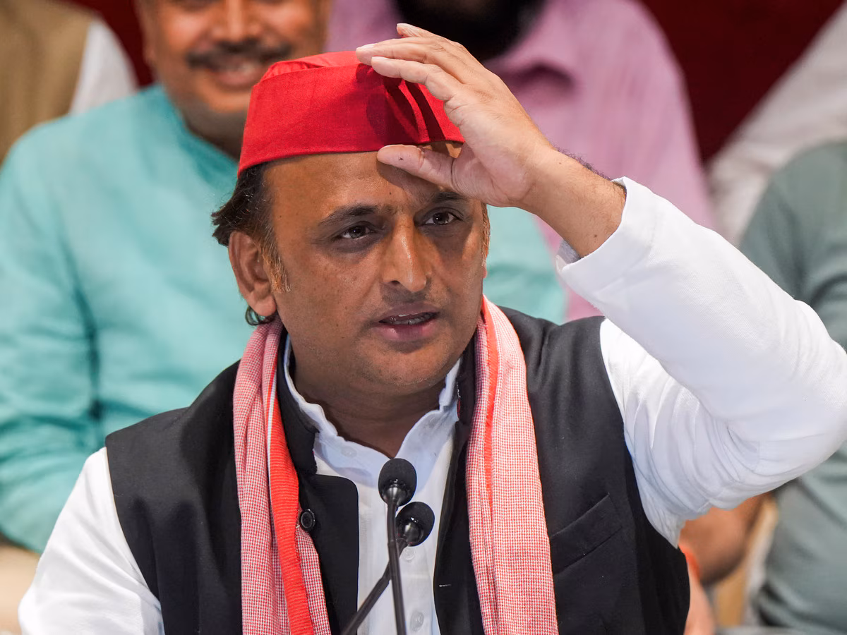 Photo of सपा का बीजेपी पर आरोप, रिटर्निंग ऑफीसर भाजपा के दवाब में नहीं दे रहा मतदाता पर्ची