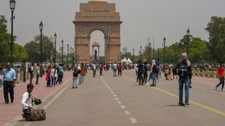 Photo of उत्तर-पश्चिम भारत के मैदानी इलाकों में तेज हवाएं चलने की संभावना, पहाड़ों पर बर्फबारी, जानें कैसा रहेगा मौसम