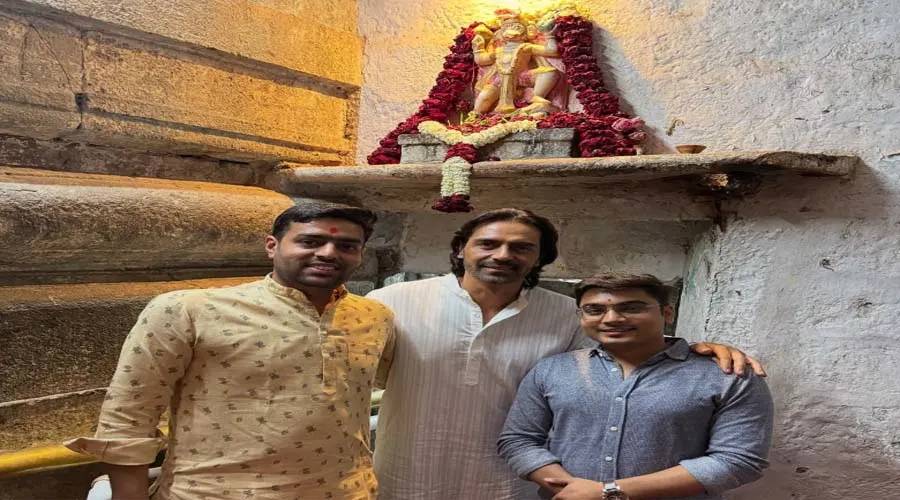 Photo of महाकाल के दरबार में पहुंचे अर्जुन रामपाल, भगवान शंकर के चरणों में टेका माथा, भस्म आरती में हुए शामिल