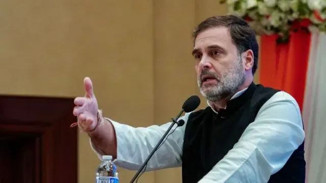 Photo of राहुल गांधी ने कांग्रेस में बदलाव के दिए संकेत, कहा- जो विचारधारा के साथ नहीं उन्हें…