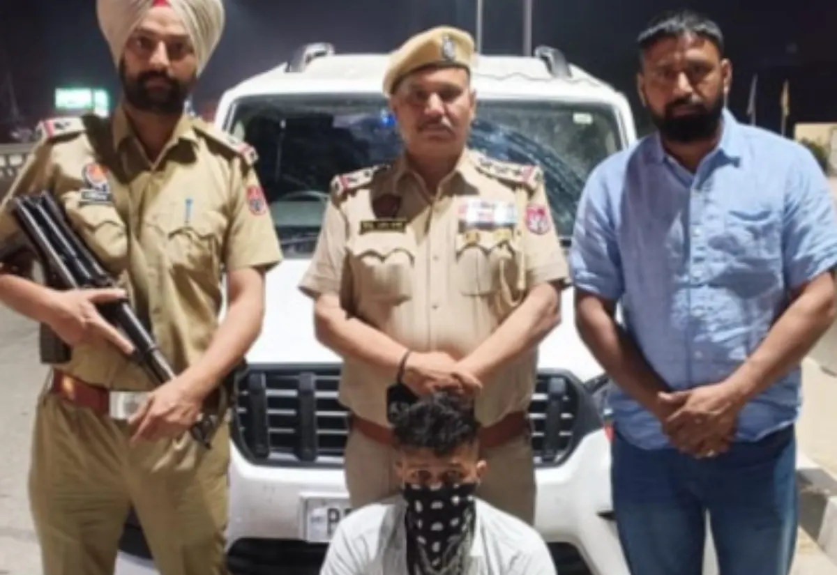 Photo of यूट्यूबर के घर पर हमले में पंजाब पुलिस ने चंडीगढ़ हवाई अड्डे से 7वें आरोपी को किया गिरफ्तार
