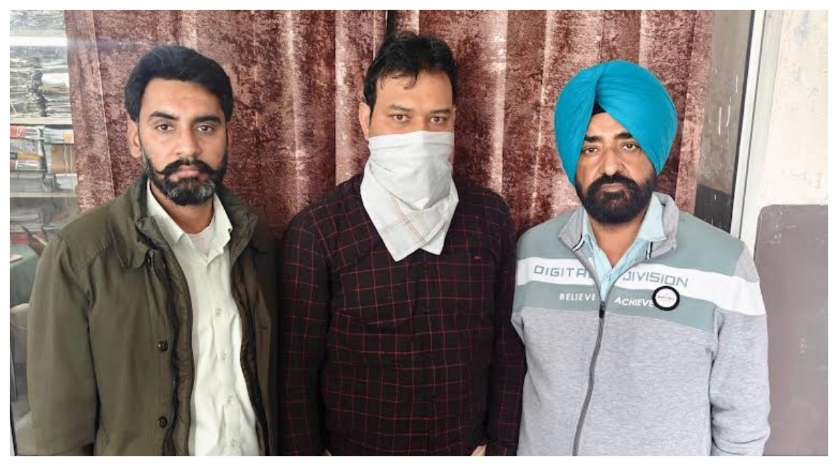 Photo of 4000 रुपये रिश्वत लेते हुए पटवारी विजिलेंस ब्यूरो द्वारा रंगे हाथों गिरफ्तार