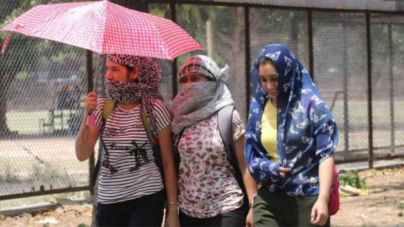 Photo of दिल्ली-NCR में दो दिन तेज हवाएं, फिर सताएगी गर्मी, जानें इन राज्यों का मौसम हाल?