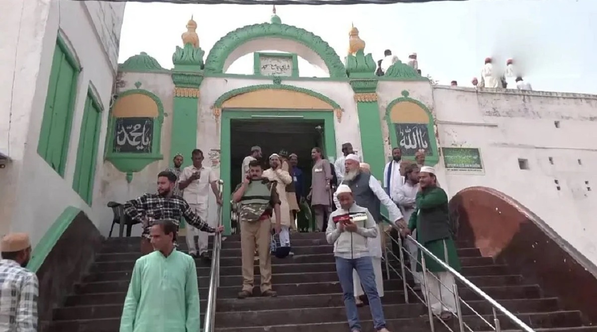 Photo of इलाहाबाद हाईकोर्ट ने दी संभल की जामा मस्जिद में रंगाई-पुताई की इजाजत, ASI को दिए खास निर्देश