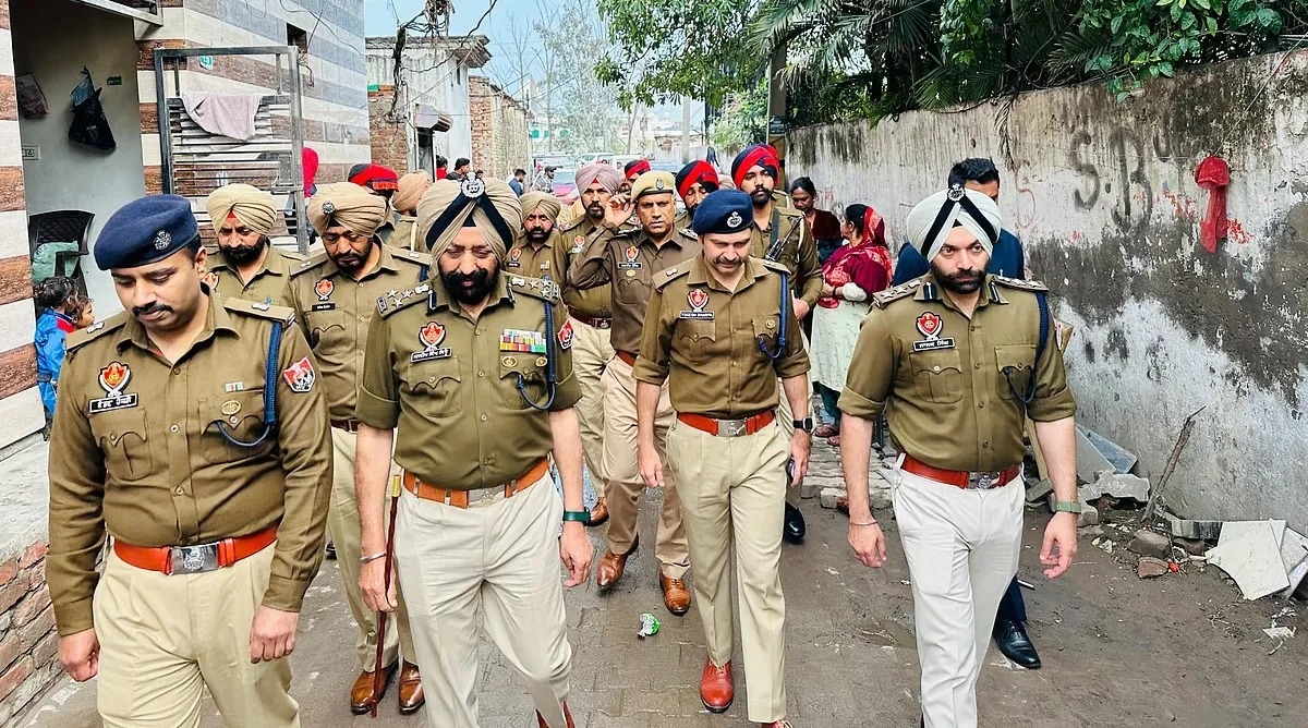 Photo of ‘युद्ध नशियां विरुद्ध’ अभियान: पंजाब पुलिस ने 543 स्थानों पर की छापेमारी, 118 नशा तस्कर गिरफ्तार