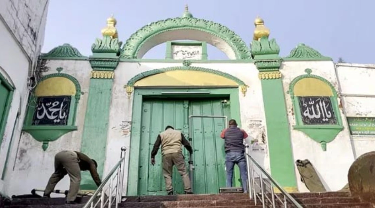 Photo of संभल की शाही जामा मस्जिद पहुंची ASI की टीम, नपाई का कार्य शुरू