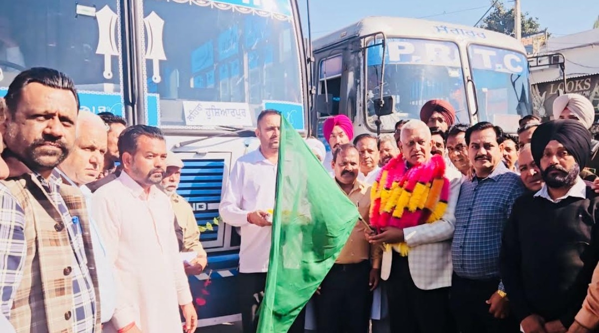 Photo of कैबिनेट मंत्री बरिंदर कुमार गोयल ने दो नए रूटों पर चलने वाली बसों को हरी झंडी दिखाई