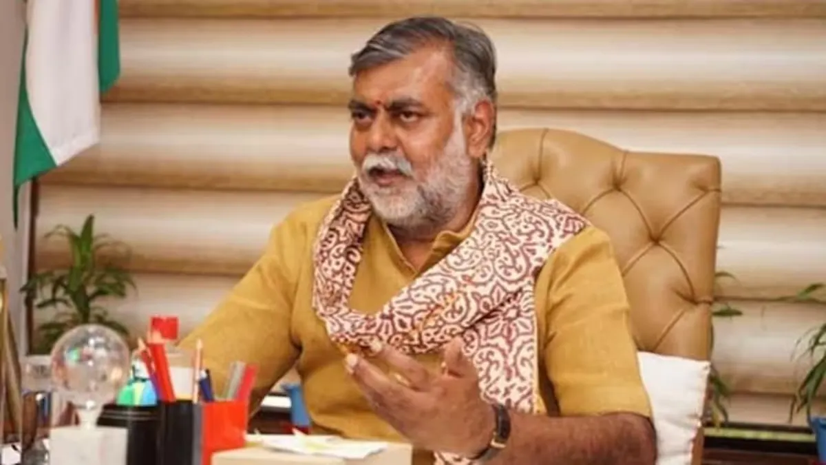 Photo of मंत्री के बयान से मचा बवाल, कहा -लोगों को सरकार से भीख मांगने की आदत पड़ गई