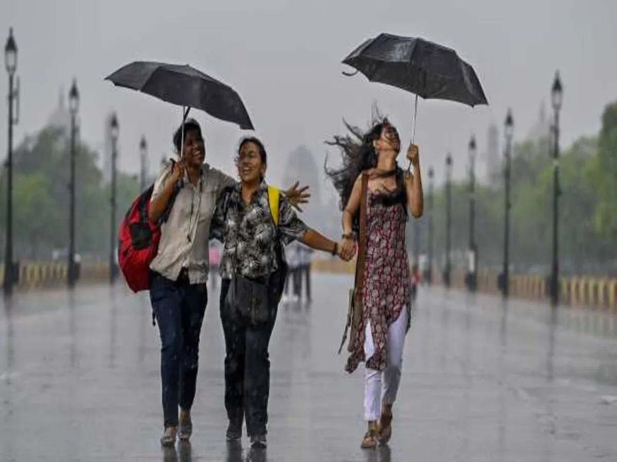 Photo of दिल्ली-NCR में झमाझम बारिश, मौसम विभाग ने कई राज्यों में अलर्ट जारी
