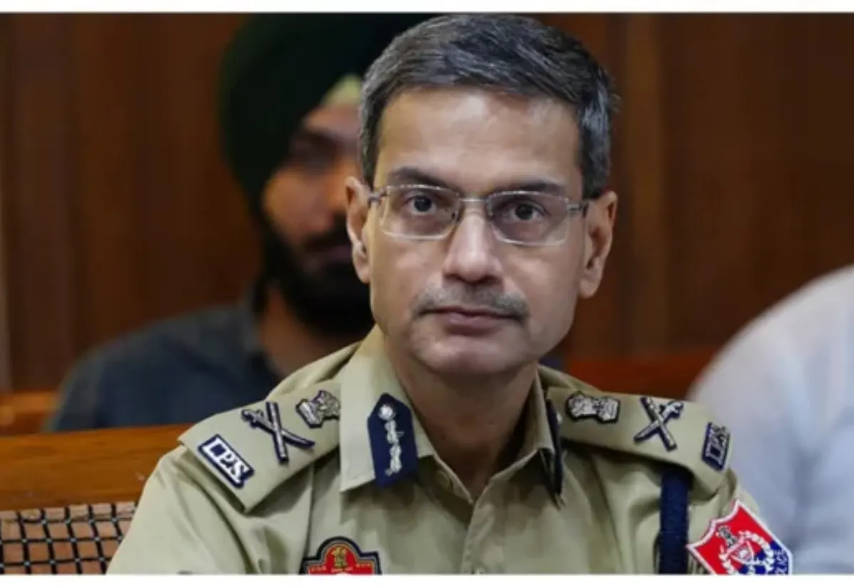 Photo of ‘युद्ध नशों विरुद्ध’ 30वें दिन भी जारी: पंजाब पुलिस द्वारा 72 नशा तस्कर काबू, 8.8 किलोग्राम हेरोइन, 99 हजार रुपये की ड्रग मनी बरामद