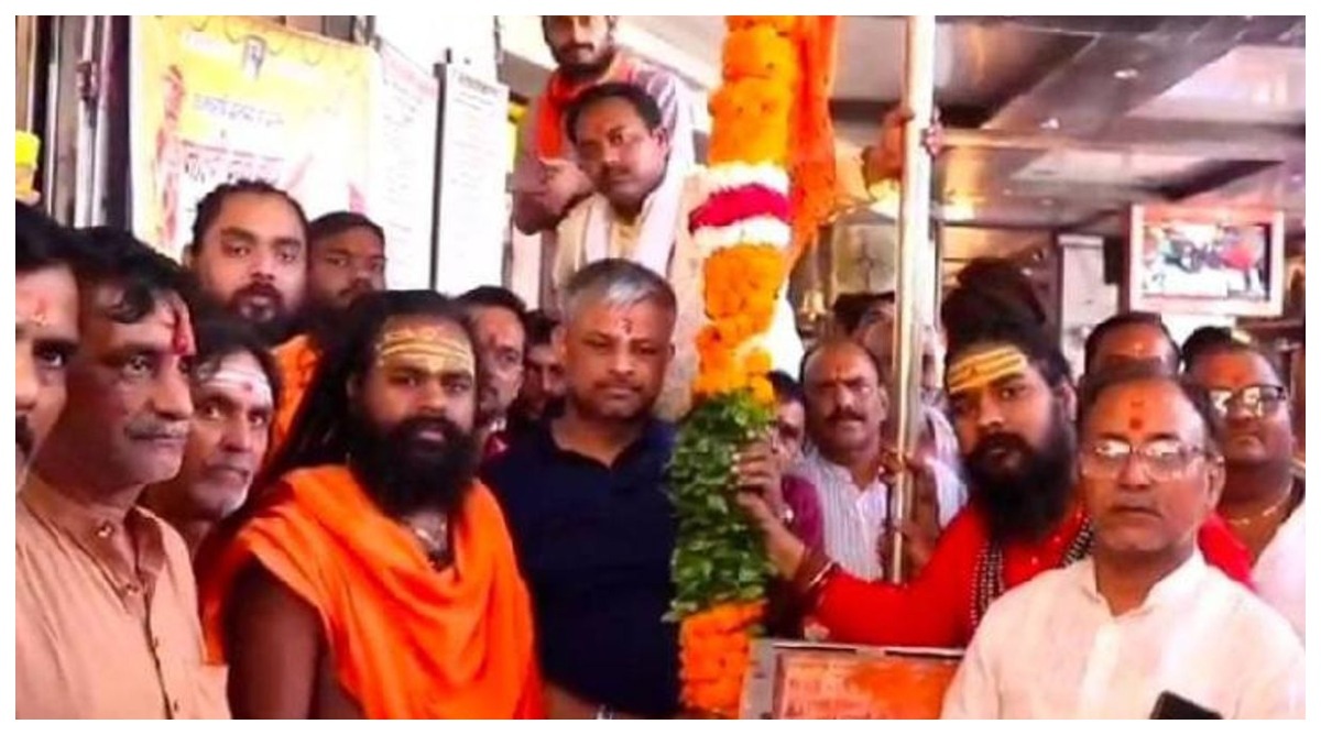 Photo of Kanpur : आनंदेश्वर मंदिर में मनाया गया गुड़ी पड़वा पर्व, फहराई गई धर्म ध्वजा