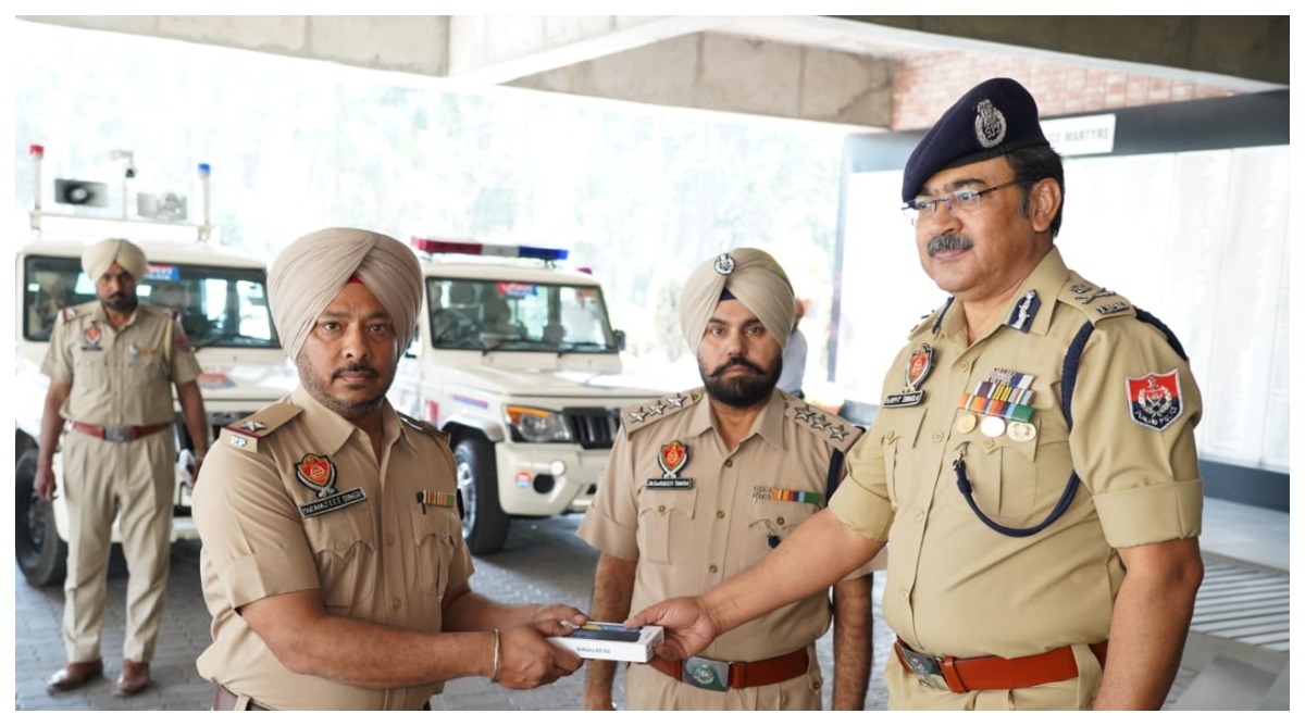 Photo of डायल 112 हेल्पलाइन पर 2.34 करोड़ से अधिक फोन कॉल्स सुनें, 20.05 लाख केस किए दर्ज