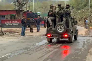 Photo of पहलगाम आतंकी हमला : मदद के लिए हेल्पलाइन नंबर जारी, कॉल कर ले सकते हैं अपनों का हाल