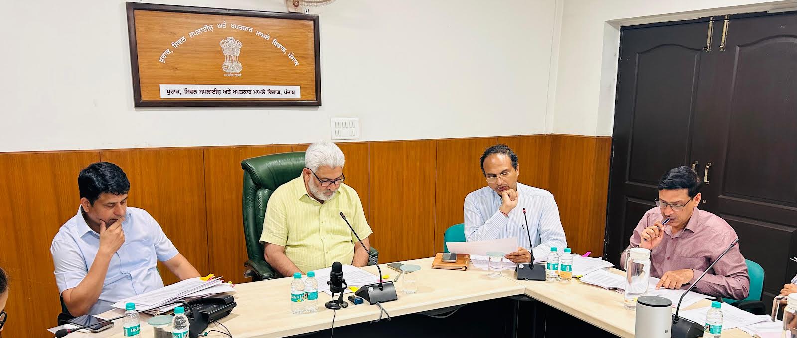 Photo of पंजाब सरकार का विशेष ध्यान मंडियों में लिफटिंग के उपर केन्द्रित है : मंत्री लाल चंद कटारूचक