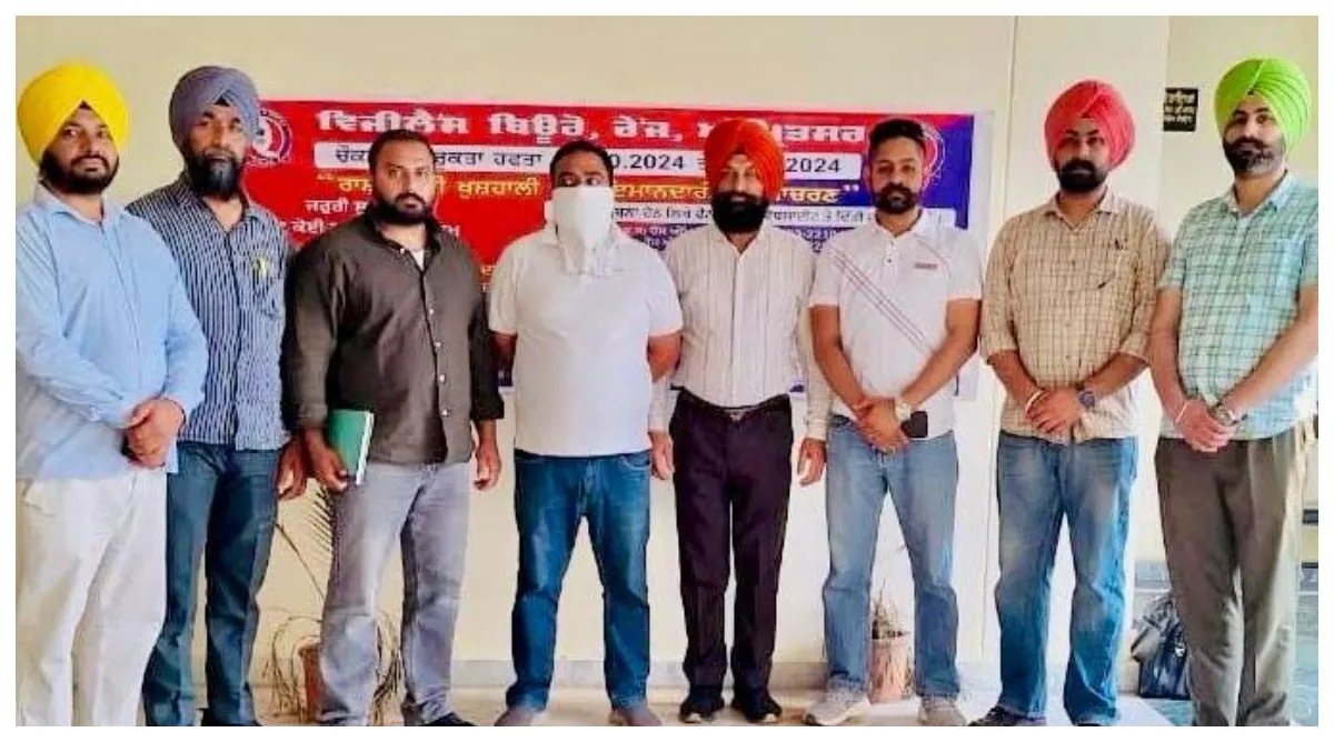 Photo of मार्केट कमेटी के मंडी सुपरवाइजर को 7,000 रुपये की रिश्वत लेते हुये विजिलेंस ब्यूरो ने किया गिरफ्तार