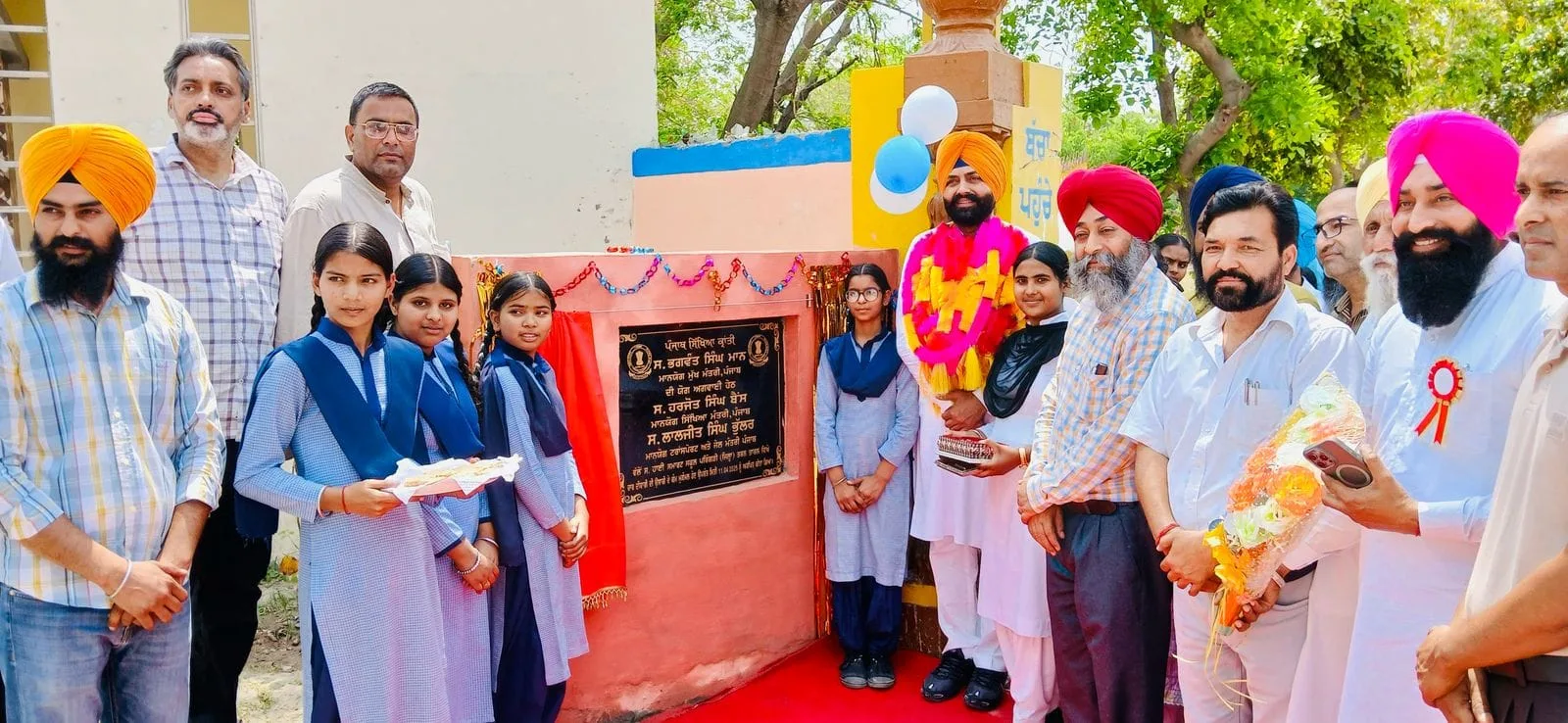 Photo of पट्टी हलके के स्कूलों में 1.10 करोड़ की विकास परियोजनाओं का कैबिनेट मंत्री लालजीत सिंह भुल्लर ने किया उद्घाटन