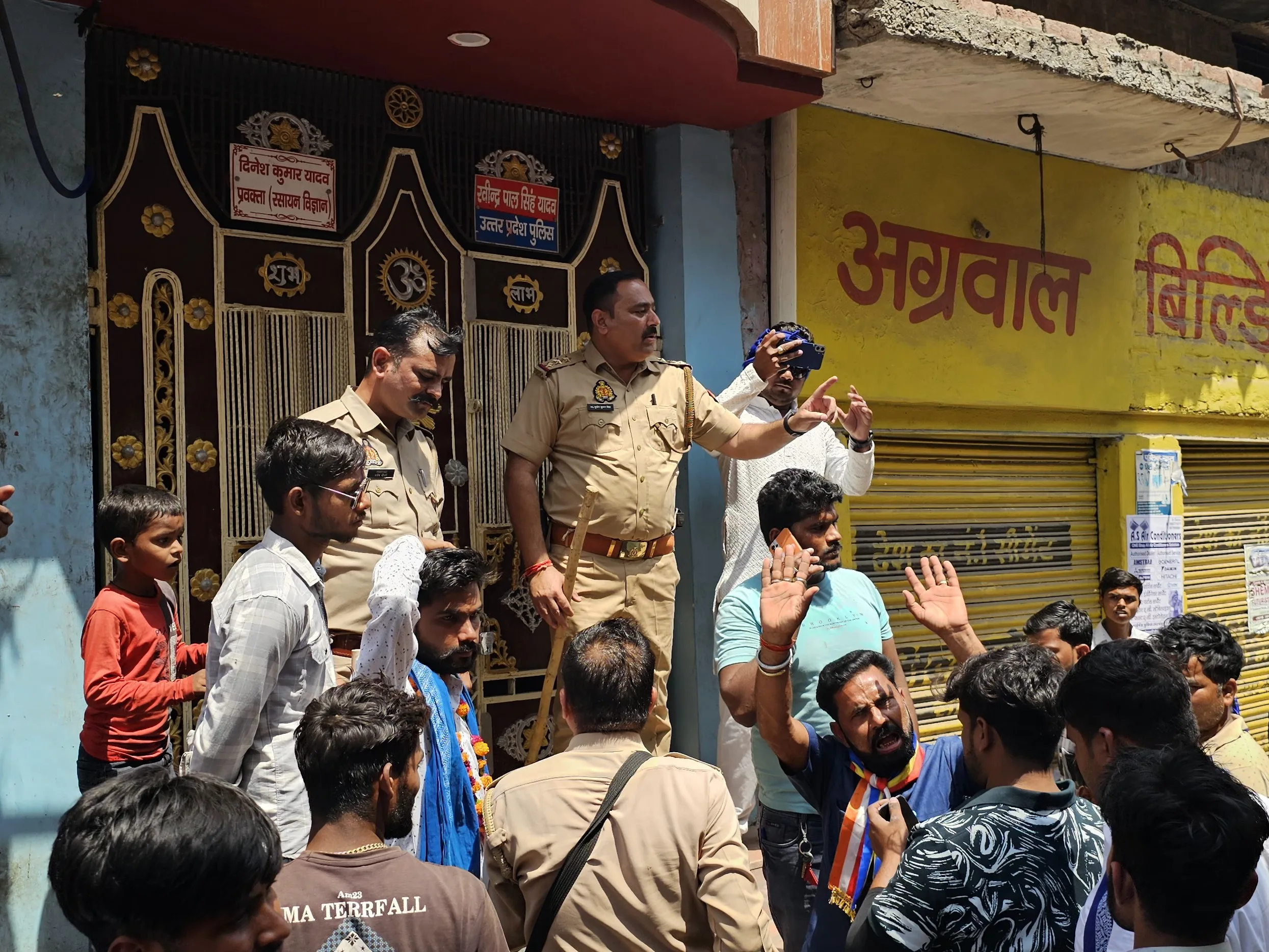 Photo of एटा में अंबेडकर जयंती पर दलित युवक को मारी गोली, शोभायात्रा में बवाल, आरोपी गिरफ्तार